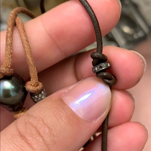 Bundle of three pearl and leather bracelets! New! - Picture 4 of 4